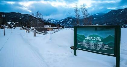 The Loose Moose Cabin #9 at Downtown Grand Lake near RMNP Entrance