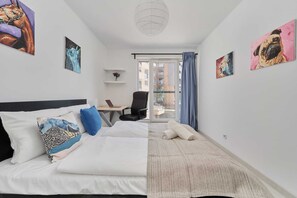 2 habitaciones, tabla de planchar con plancha, wifi y ropa de cama 