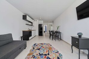 TV - Bright Apartment with Balcony | Parking Space (Wroclaw)