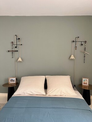 2 habitaciones, tabla de planchar con plancha, wifi y ropa de cama