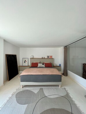 2 chambres, fer et planche à repasser, Wi-Fi, draps fournis