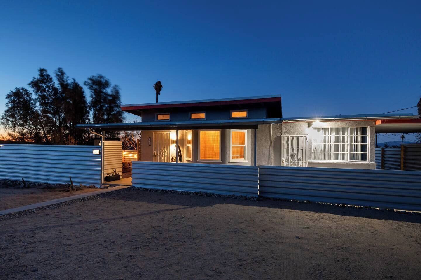Mid Century Home~3 Miles from JTNP/ 9M Marine Base