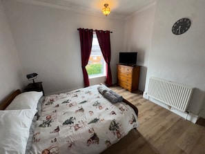 2 bedrooms, iron/ironing board, free WiFi, bed sheets - a Quiet Semi Rural Property Located in Bolsover (Chesterfield)