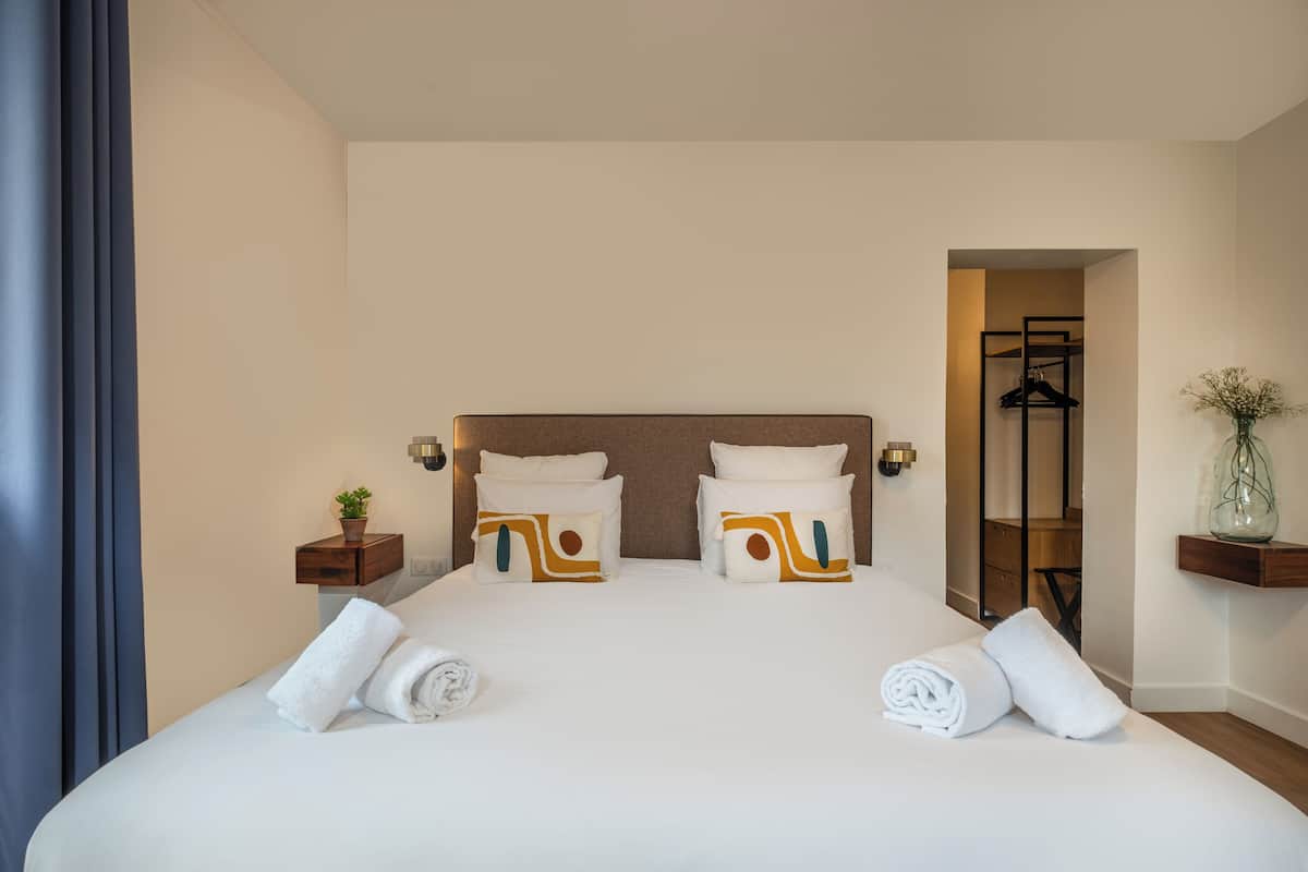 1 bedroom, free WiFi, bed sheets