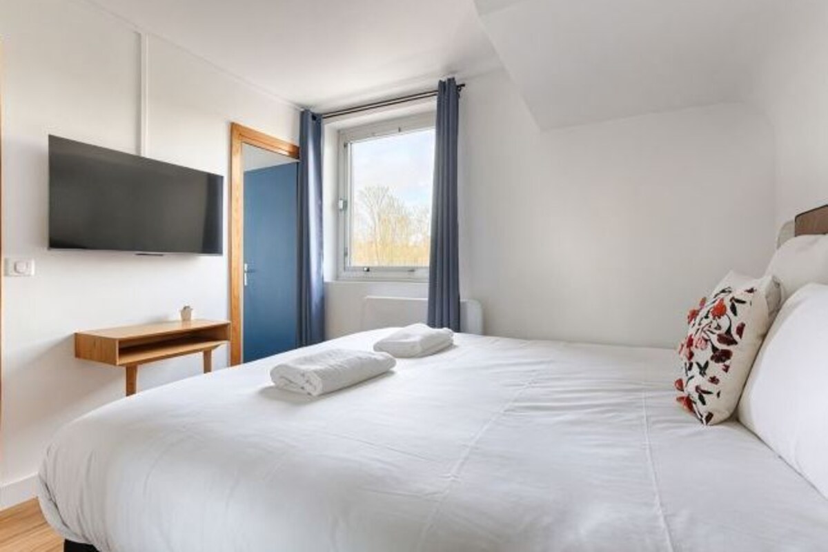 Sistema de insonorización, wifi gratis, ropa de cama