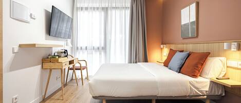 Double Room, Accessible | Desk, iron/ironing board, free WiFi, bed sheets