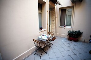 Outdoor dining - Very central apartment ten minutes from everything (Syracuse)