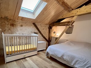 4 chambres, lit parapluie, Wi-Fi gratuit, draps fournis