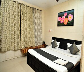 Rollaway beds, free WiFi, bed sheets - KK Tree Retreat (Igatpuri)