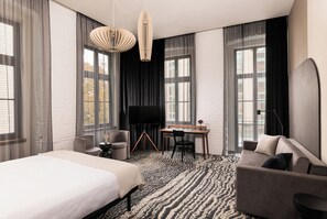 頂級客房 | 高級寢具、記憶棉床墊、迷你吧、房內夾萬