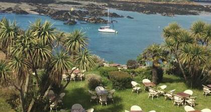2-storey self-catering house 10 minutes from Mont Saint-Michel - Ideal for families or friends