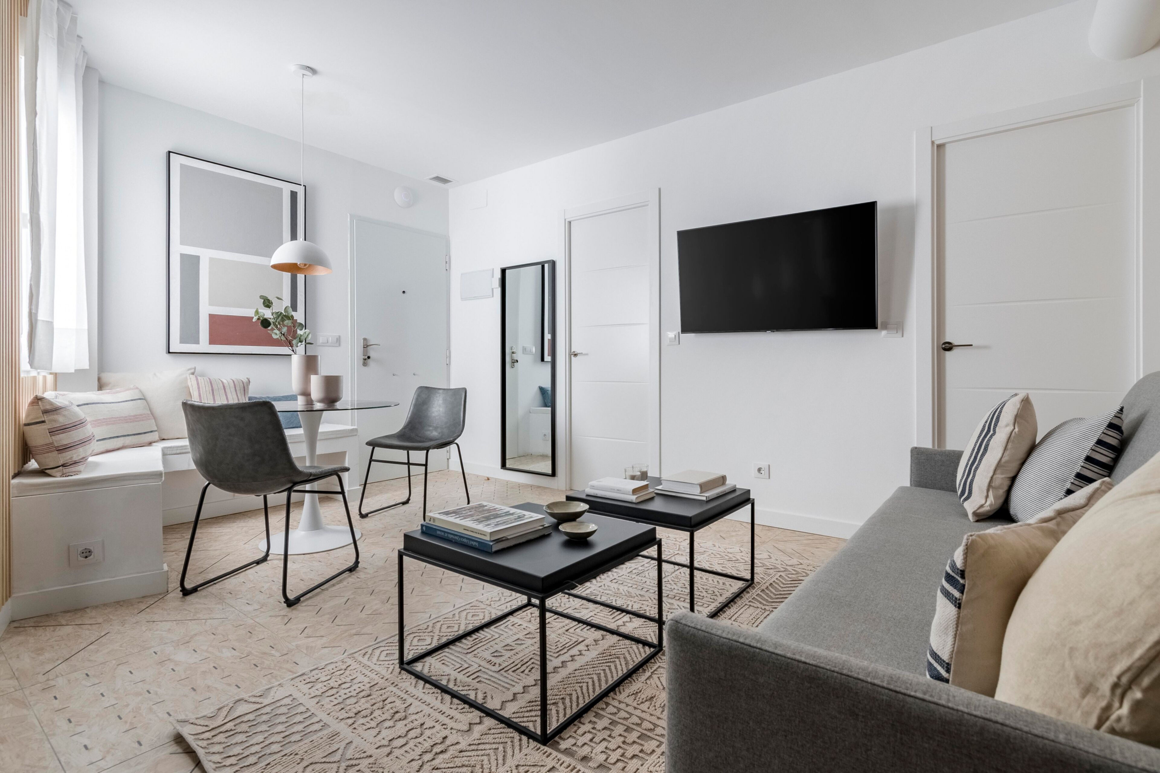 Apartment | Living area | TV