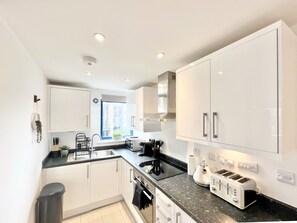 Private kitchen - 1Bed Apt*20%OFF*Wipping*Benson QuayFamily*Leisure*Business (London)