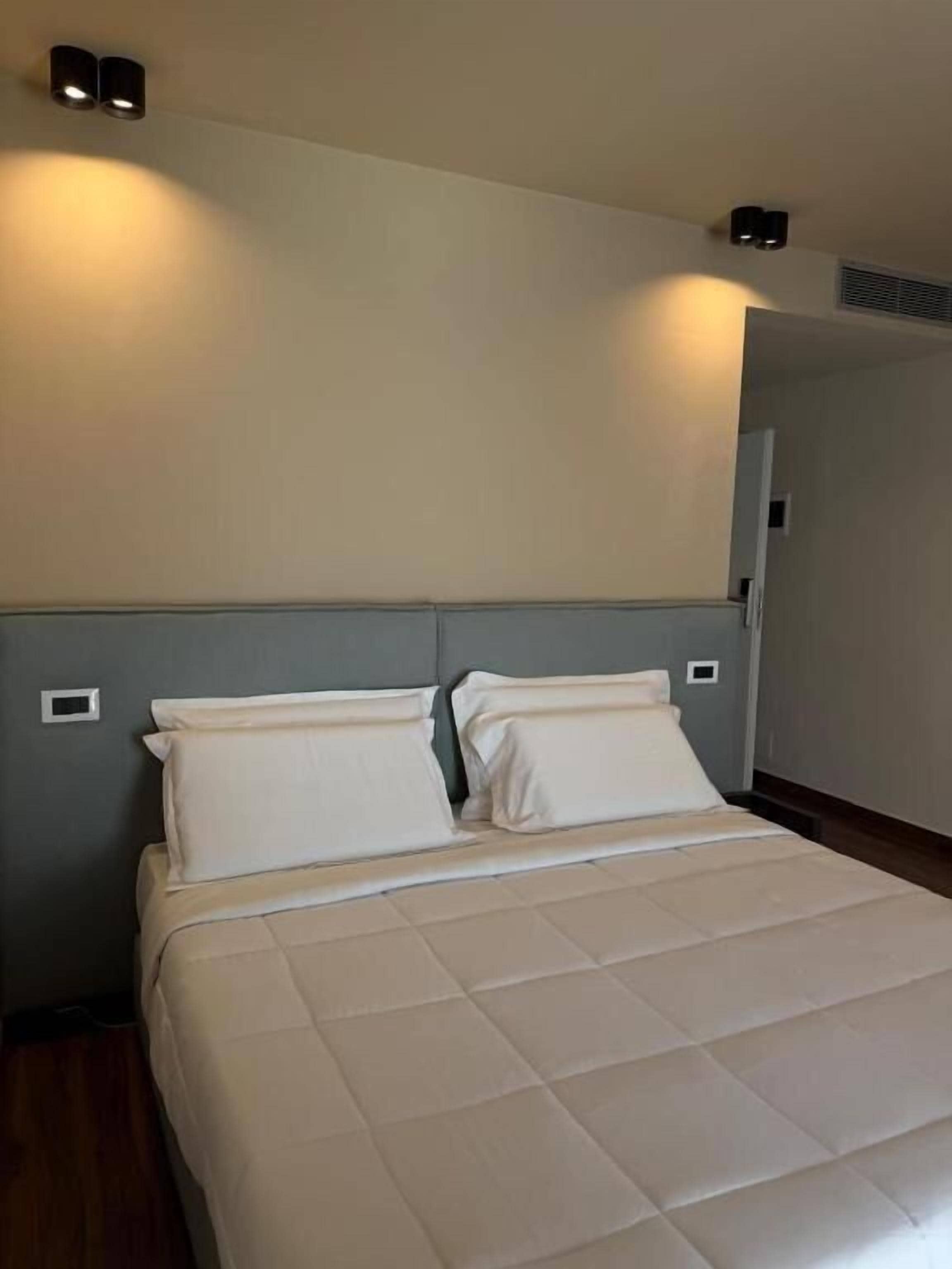 Double or Twin Room, Balcony, Partial Sea View
