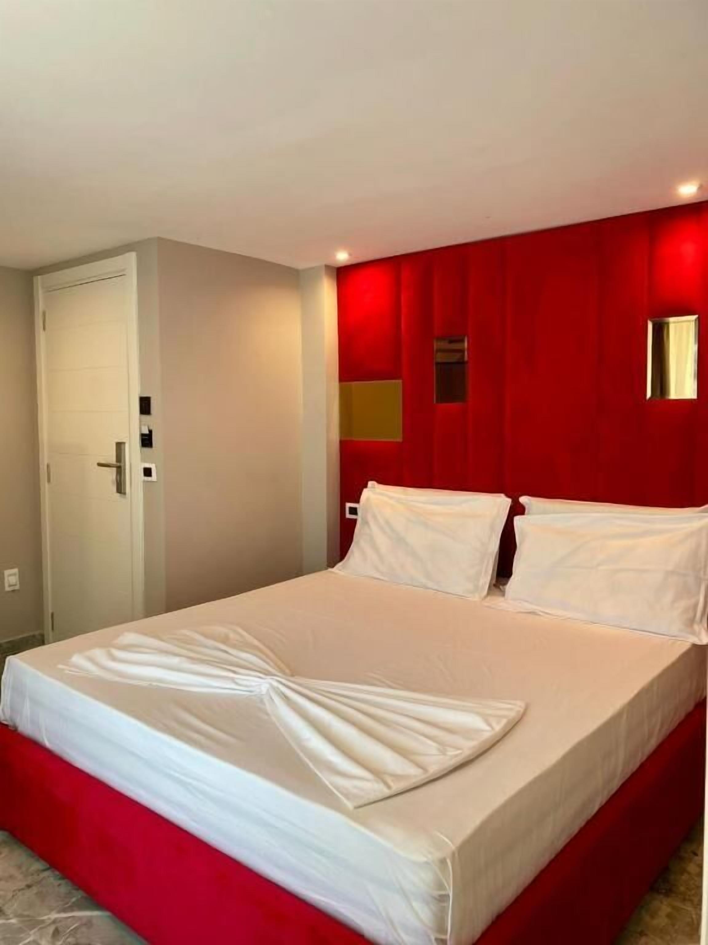 Double Room, Balcony | Desk, free WiFi, bed sheets