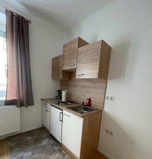 Comfort-Apartment | Eigene Küche | Großer Kühlschrank, Mikrowelle, Ofen, Geschirrspüler