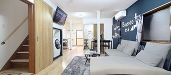 Popular Osaka Bay Area】 10 minutes to USJ by boat! 8 minutes to Expo site by train! Kaiyukan and Legoland are a 6-minute walk away! Limousine bus stop to Kansai Airport nearby!