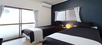 Popular Osaka Bay Area】 10 minutes to USJ by boat! 8 minutes to Expo site by train! Kaiyukan and Legoland are a 6-minute walk away! Limousine bus stop to Kansai Airport nearby!