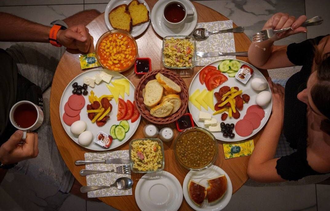 Daily buffet breakfast for a fee