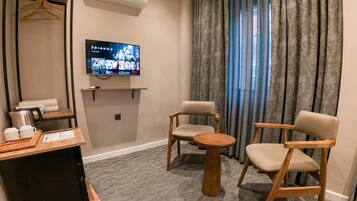 Deluxe Double Room | Hypo-allergenic bedding, free minibar items, free WiFi, bed sheets