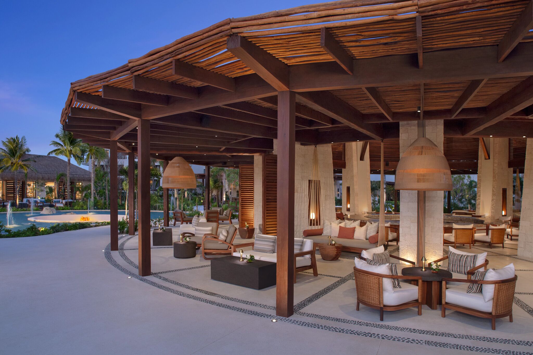 5 bares/lounges, 4 bares ao lado da piscina, bar molhado, bar na praia 
