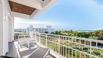 Suite, 1 habitación, balcón, vistas al mar | Vistas desde la habitación