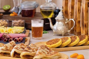 Daily buffet breakfast for a fee