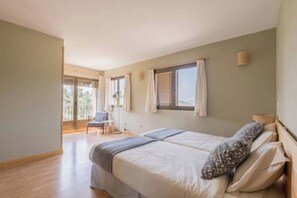 8 habitaciones, wifi y ropa de cama 