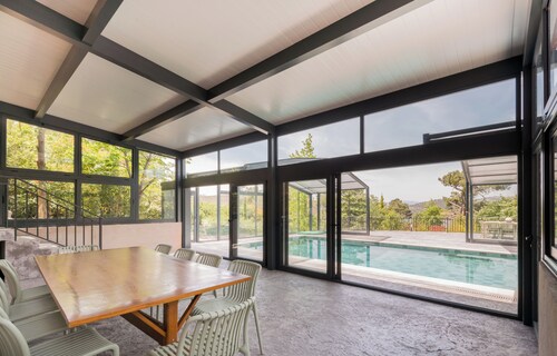 Rural house with swimming pool all year round