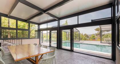 Rural house with swimming pool all year round