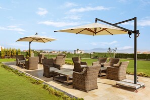Terrace/patio - Ramada By Wyndham Cesme (Cesme)