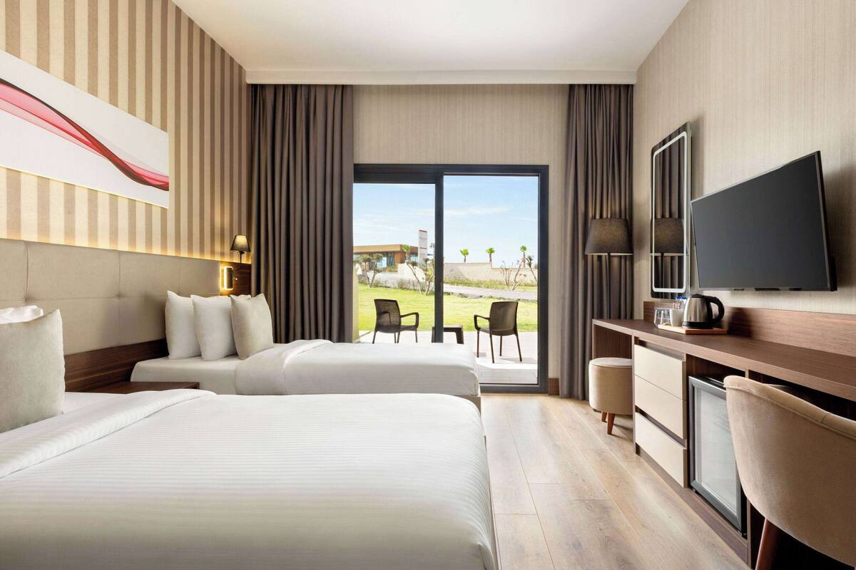 Chambre Standard, 2 lits jumeaux, non-fumeur, vue sur le jardin | Literie de qualité, minibar, coffre-fort, bureau