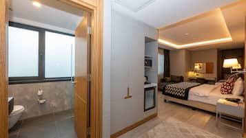 Executive Triple Room, 1 King Bed with 1 Single Bed | エジプト綿のシーツ、高級寝具、ミニバー、セーフティボックス (室内)