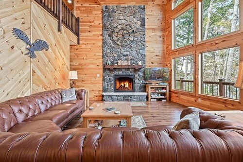 Eagles Bluff - 6 Br Lakefront Cabin on 20 acres