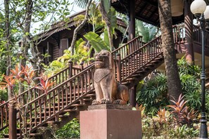 Exterior detail - Athakon House - Exclusive Traditional Style 7 Bedrooms Villa (Siem Reap)