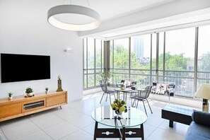 テレビ、書斎 / ワー�クスペース
