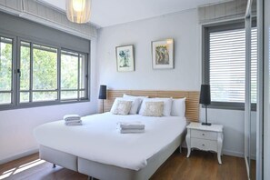 2 室のベッドルーム、アイロン / アイロン台、WiFi、ベッドシーツ