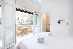 2 habitaciones, tabla de planchar con plancha, wifi y ropa de cama