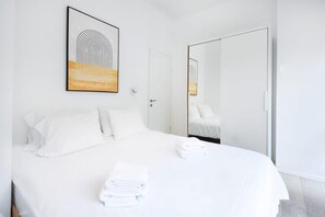 2 bedrooms, iron/ironing board, WiFi, bed sheets