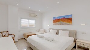 2 bedrooms, iron/ironing board, WiFi, bed sheets - Bright 2BR with balcony in Ben Yehuda by HolyGuest (Tel Aviv-Yafo)