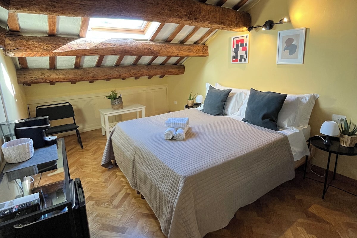 1 bedroom, minibar, iron/ironing board, free WiFi