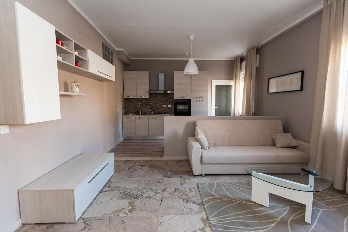 Appartamento Comfort (07) | Area soggiorno | TV a schermo piatto 30 pollici con canali satellitari