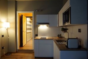 Deluxe Apartment (04) | Private kitchen