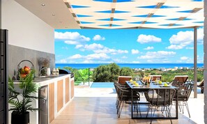 Outdoor dining - Major Villa Private Pool (Paralia Kourna)