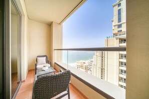 Property grounds - Exquisite 2BR At Shams 1 JBR by Deluxe Holiday Homes (Dubai)
