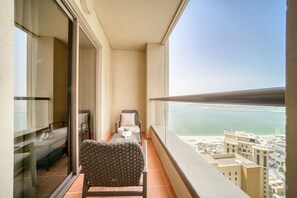 Property grounds - Exquisite 2BR At Shams 1 JBR by Deluxe Holiday Homes (Dubai)