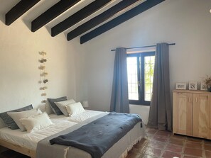 2 quartos, Wi-Fi de cortesia, roupa de cama