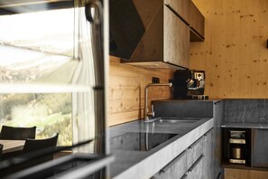 Refrigerador, microondas, horno y lavavajillas