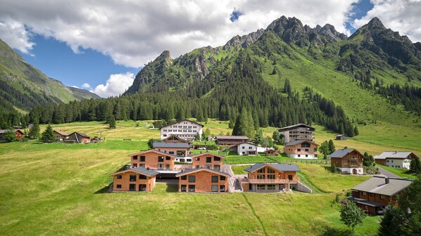 Esterni