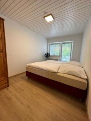 1 室のベッドルーム、WiFi